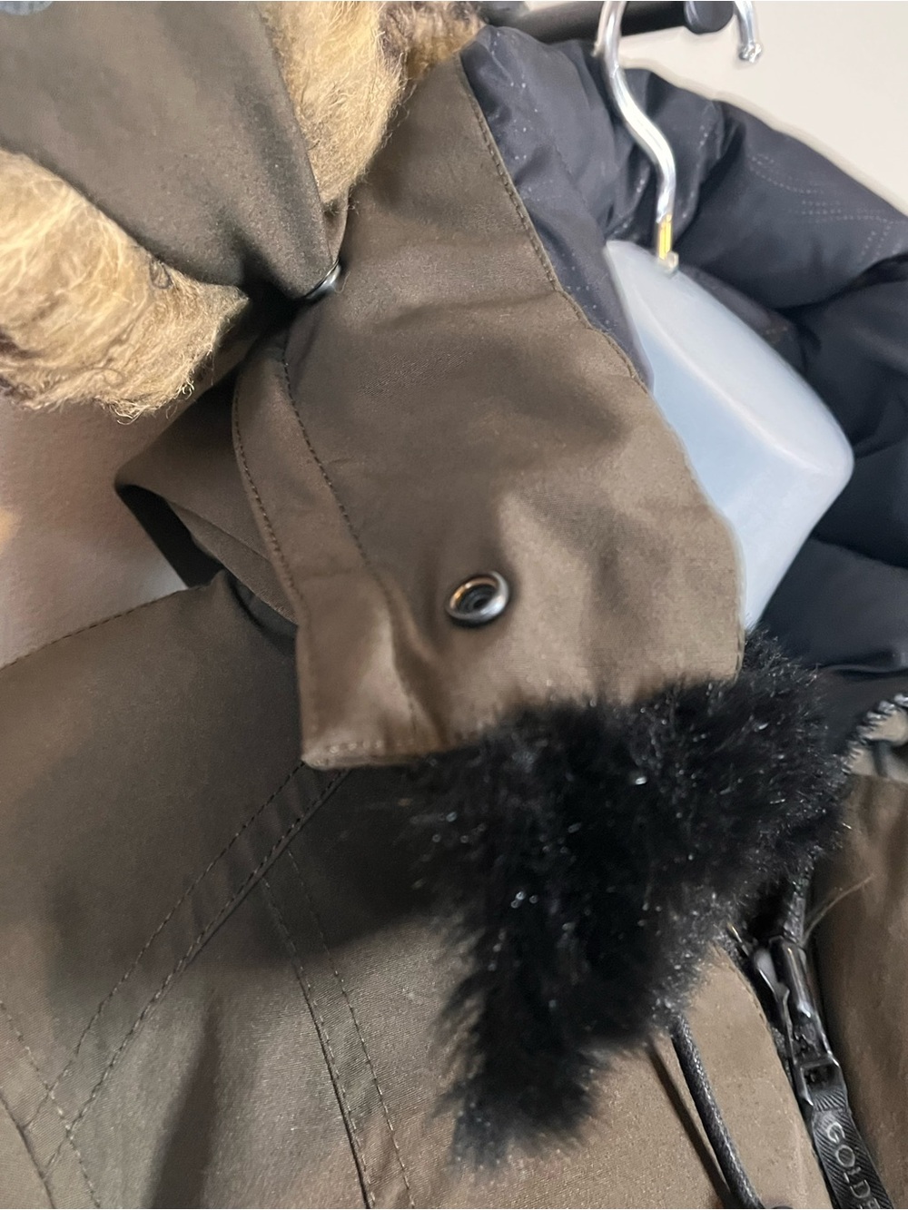 ARITZIA TNA Golden Bancroft Parka Down Coat Olive Medium - Picture 5 of 10